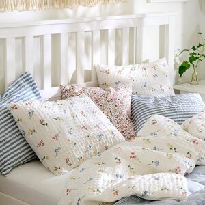 Delicate Floral Duvet Cover Set